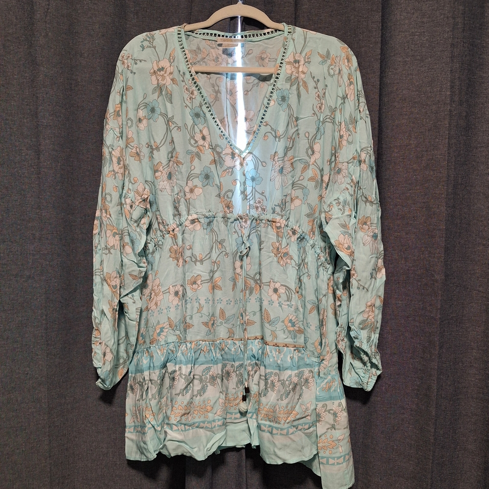 Boutique Chic Floral V-Neck Tunic in Mint Green Size 14